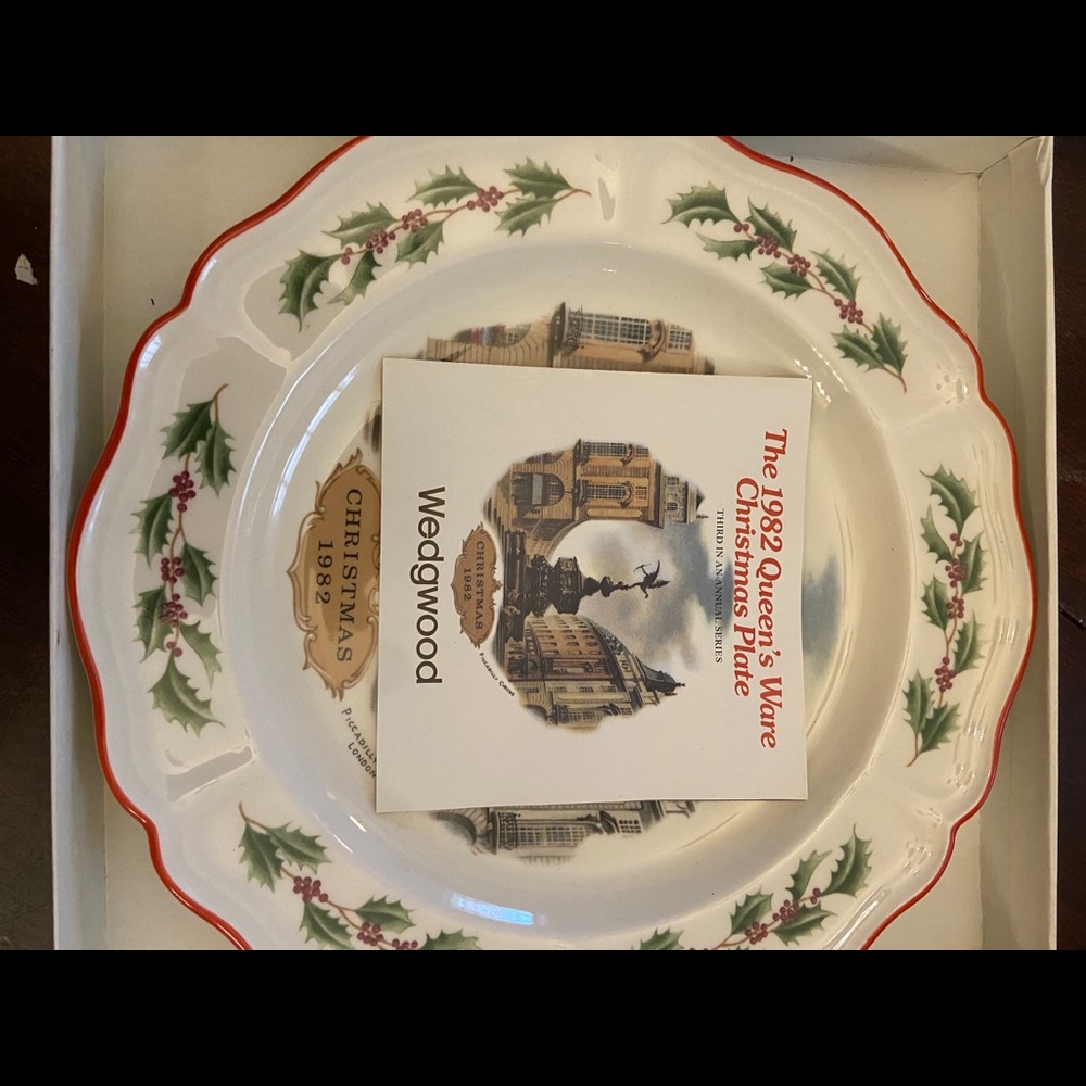1980 Queen’s Ware Christmas Plate NEW